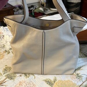 Michael Kors Elegant Cream Leather Tote Bag extra large
